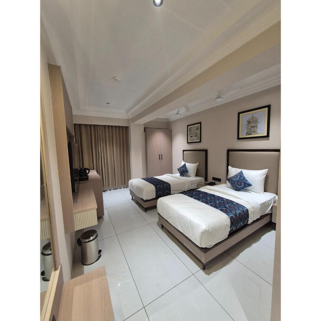Hotel Royal Town Ahmedabad Luaran gambar