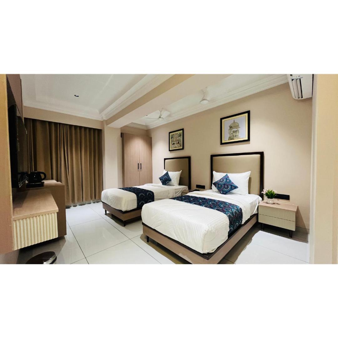 Hotel Royal Town Ahmedabad Luaran gambar