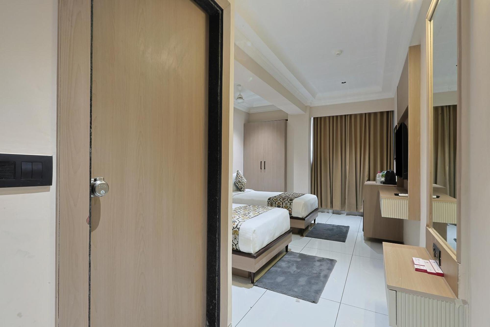 Hotel Royal Town Ahmedabad Luaran gambar