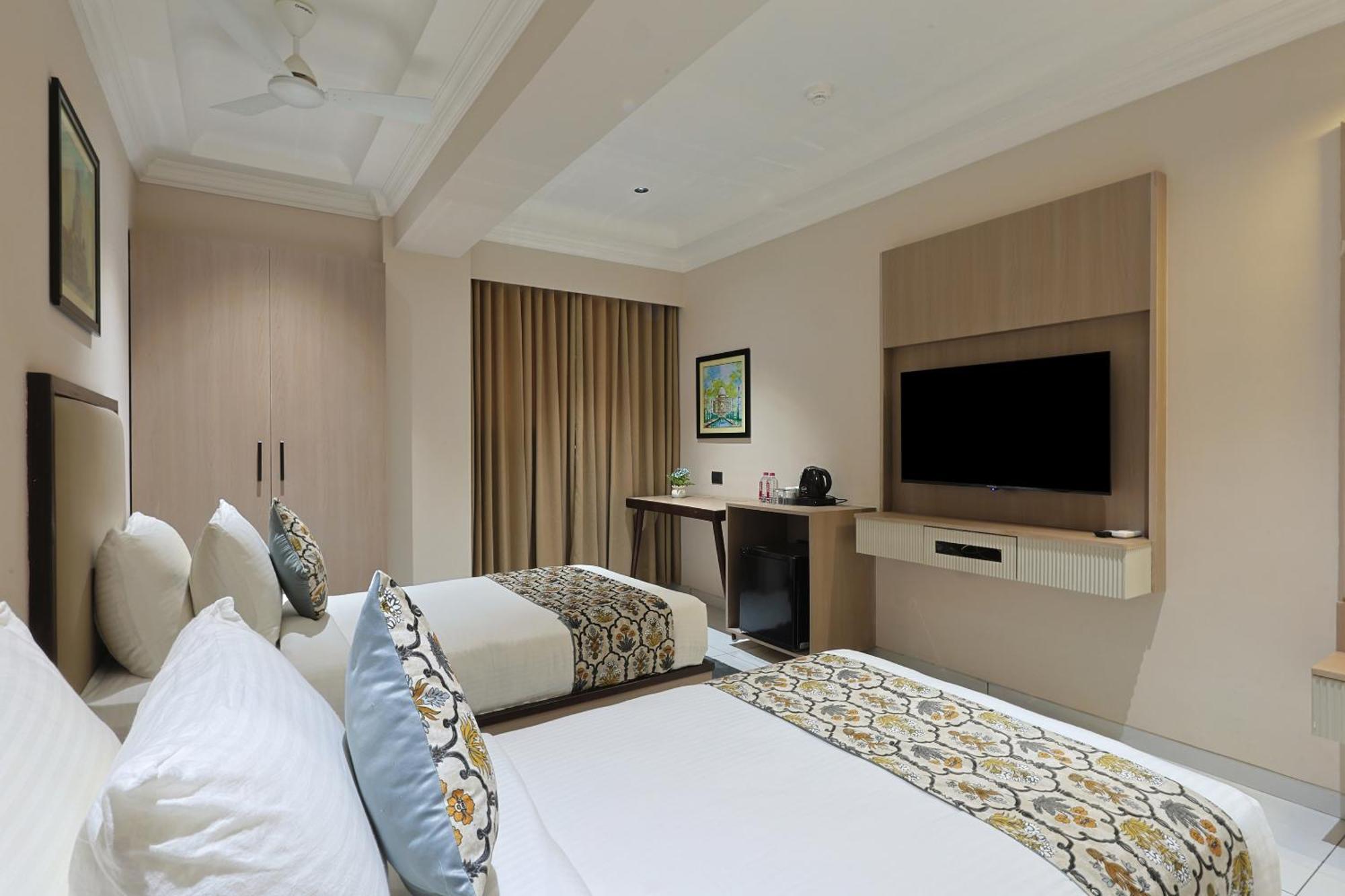 Hotel Royal Town Ahmedabad Luaran gambar